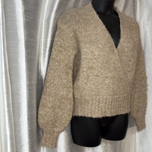 ASTR The Label Taupe Acrylic Wool Blend Women’s Small Wrap V Neck Fuzzy Sweater - Picture 2 of 7